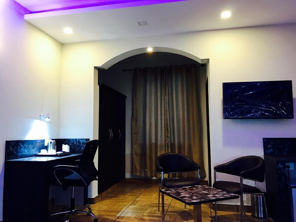 The Park Residency Otel Greater Noida Dış mekan fotoğraf